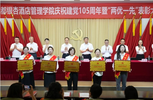 1782897671102127.png 铿锵旋律激荡初心使命